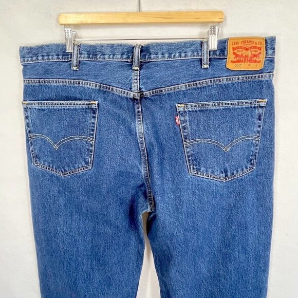 550 Mens Levi's Relaxed Fit Jeans Classic Rugged Outdoors Comfort TImeless 46 - Picture 4 of 7
